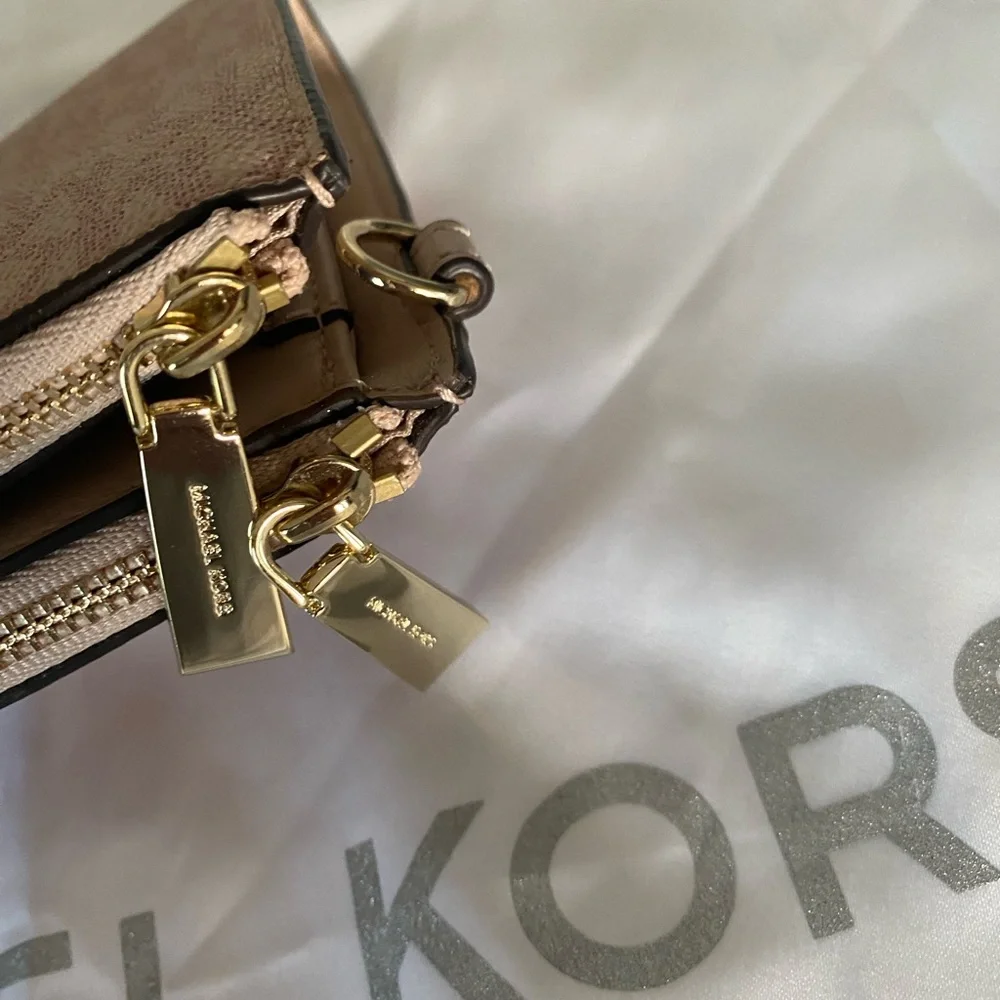 Michael Kors Rhea medium backpack and matching wallet - Picture 12 of 14